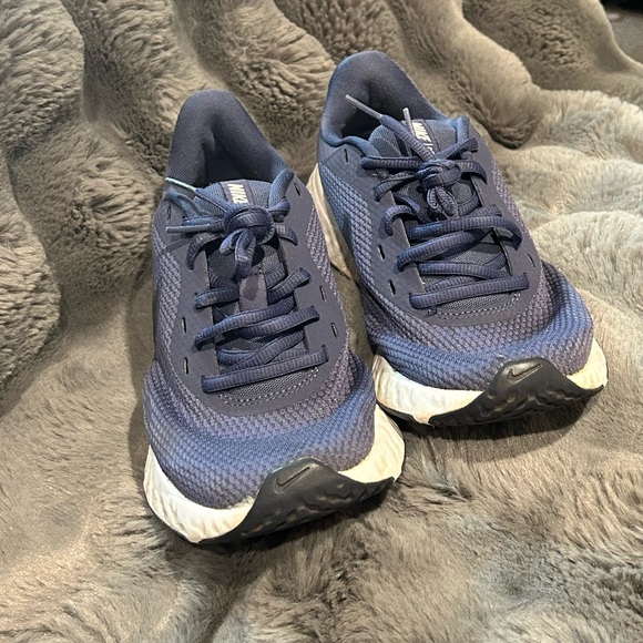 Nike Navy Revolution 5 Marathon Running Shoes - Picture 1 of 5